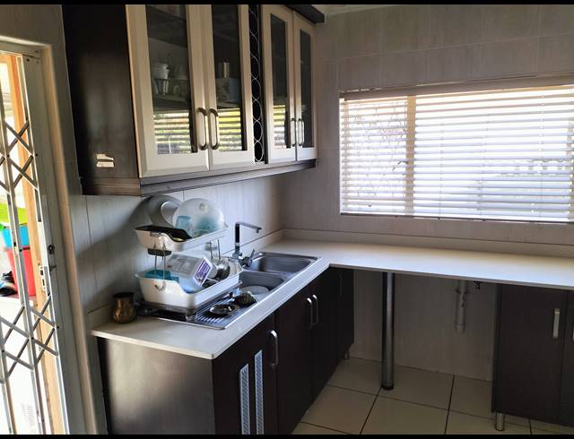 3 BEDROOM FREESTANDING FOR SALE IN BISLEY
